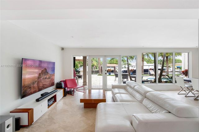 12515 Palm Rd, North Miami, FL 33181