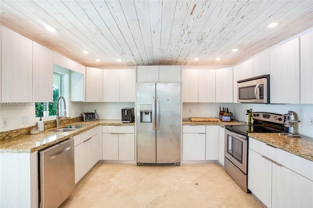 12515 Palm Rd, North Miami, FL 33181