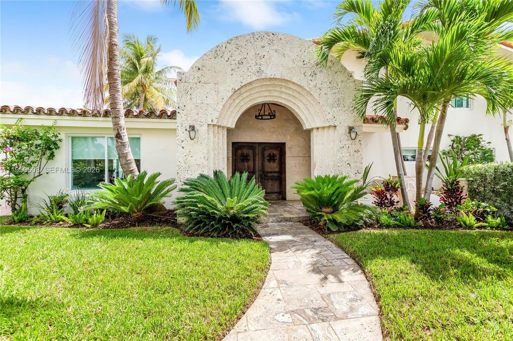 12515 Palm Rd, North Miami, FL 33181