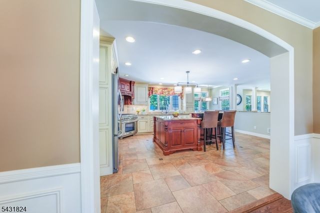 40 Delwick Ln, New Providence Boro, NJ 07974