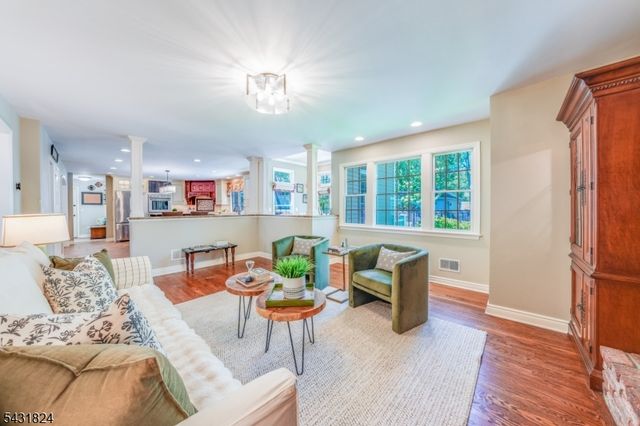 40 Delwick Ln, New Providence Boro, NJ 07974