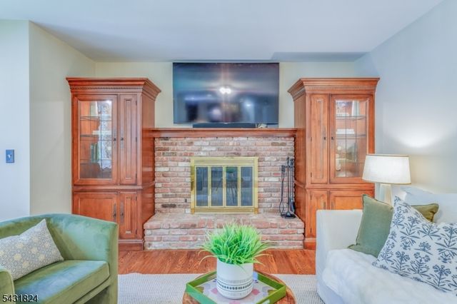 40 Delwick Ln, New Providence Boro, NJ 07974