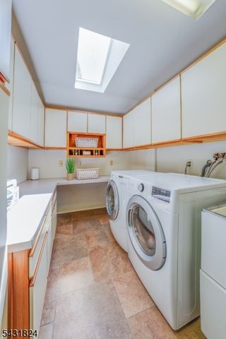40 Delwick Ln, New Providence Boro, NJ 07974