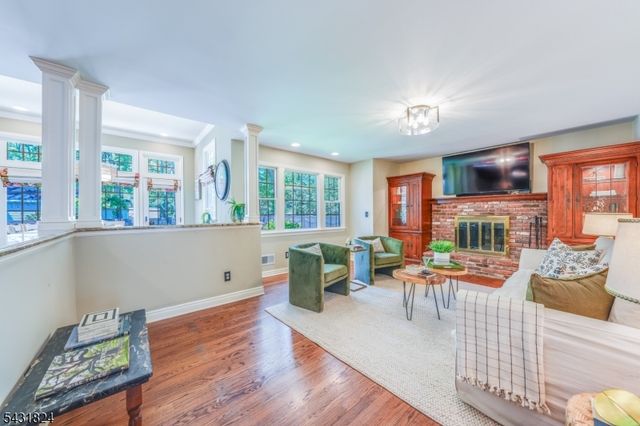 40 Delwick Ln, New Providence Boro, NJ 07974