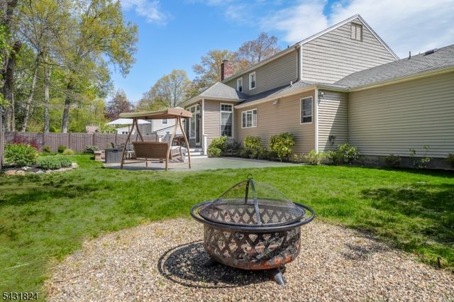 40 Delwick Ln, New Providence Boro, NJ 07974