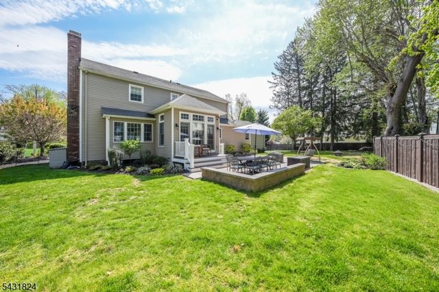 40 Delwick Ln, New Providence Boro, NJ 07974