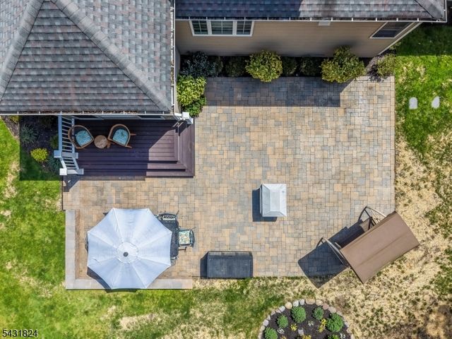 40 Delwick Ln, New Providence Boro, NJ 07974