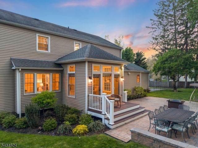 40 Delwick Ln, New Providence Boro, NJ 07974