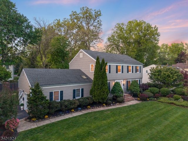 40 Delwick Ln, New Providence Boro, NJ 07974