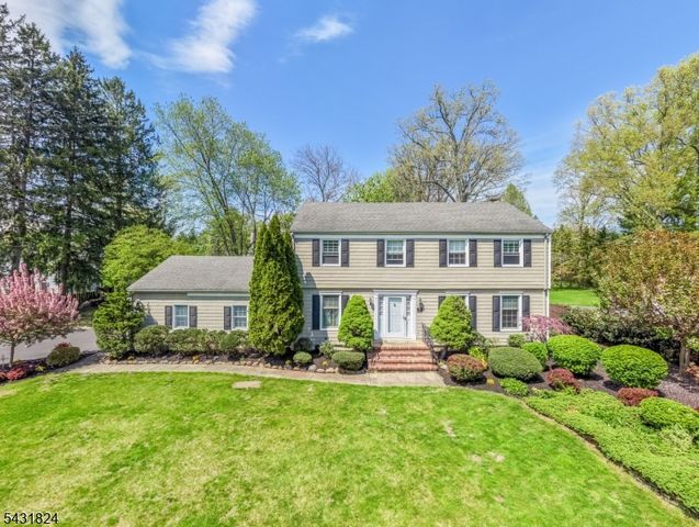 40 Delwick Ln, New Providence Boro, NJ 07974