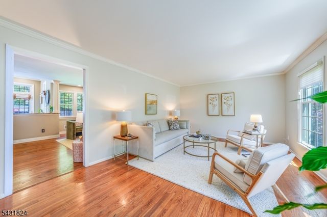 40 Delwick Ln, New Providence Boro, NJ 07974