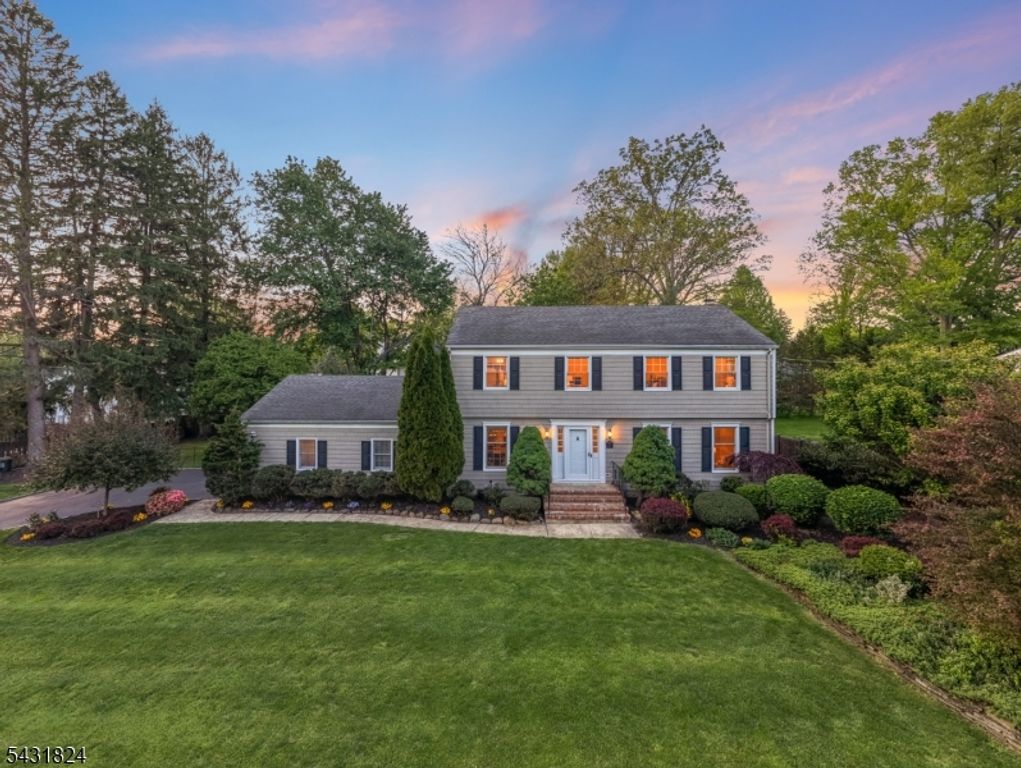 40 Delwick Ln, New Providence Boro, NJ 07974