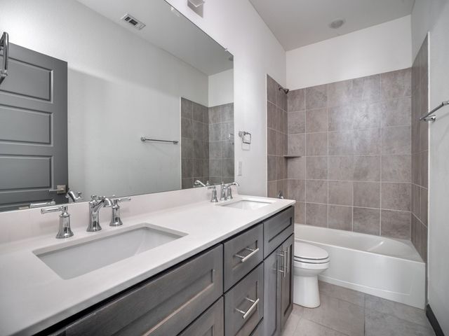 1100 Stallion Lane, Justin, TX 76247