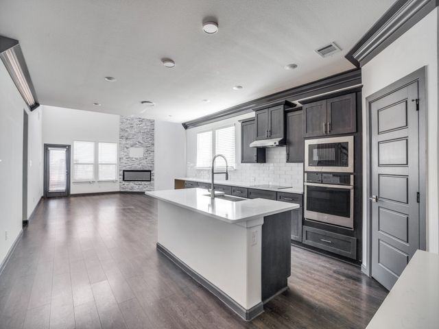 1100 Stallion Lane, Justin, TX 76247