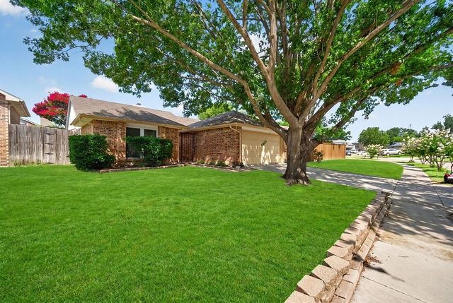 5310 Pocassett Drive, Arlington, TX 76018