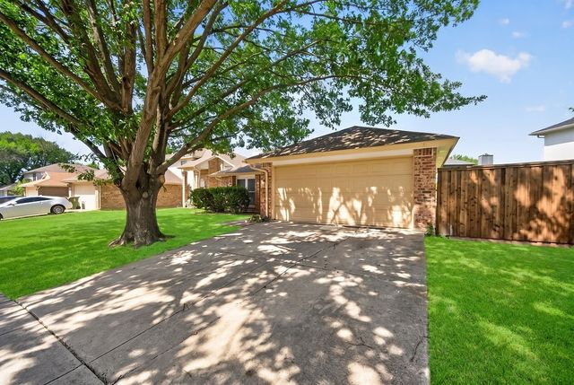 5310 Pocassett Drive, Arlington, TX 76018
