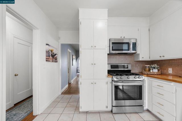 3240 62nd Ave, Oakland, CA 94605