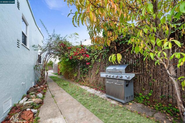 3240 62nd Ave, Oakland, CA 94605