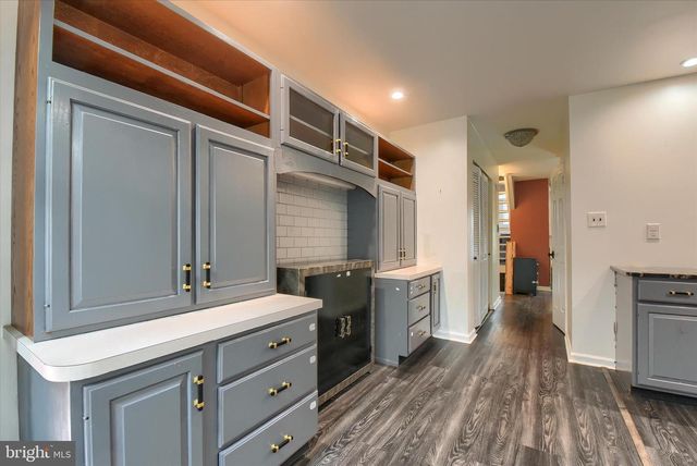 702 SHOWERS ST, Harrisburg, PA 17104