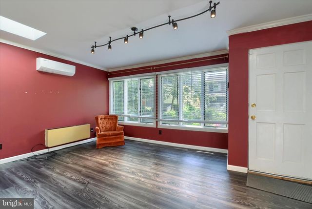 702 SHOWERS ST, Harrisburg, PA 17104