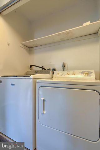 702 SHOWERS ST, Harrisburg, PA 17104