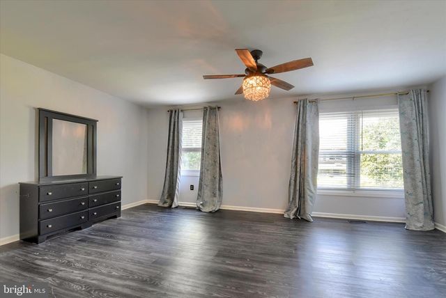 702 SHOWERS ST, Harrisburg, PA 17104