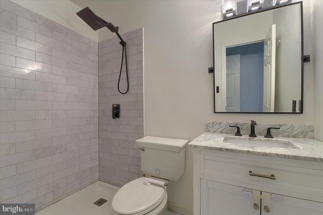 702 SHOWERS ST, Harrisburg, PA 17104