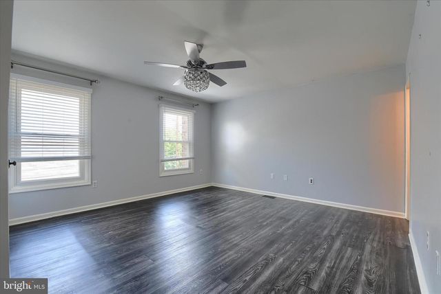 702 SHOWERS ST, Harrisburg, PA 17104