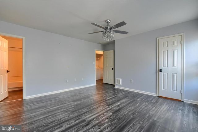 702 SHOWERS ST, Harrisburg, PA 17104