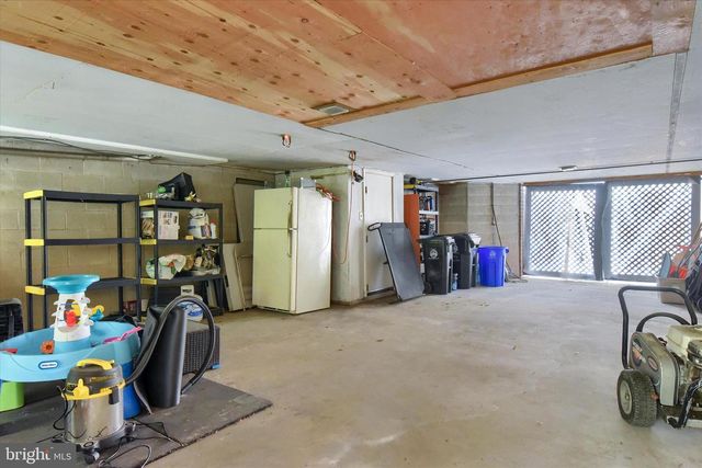 702 SHOWERS ST, Harrisburg, PA 17104