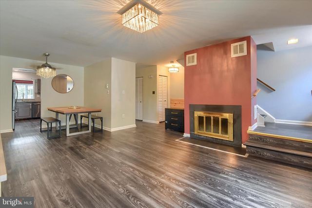702 SHOWERS ST, Harrisburg, PA 17104