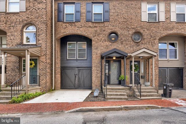 702 SHOWERS ST, Harrisburg, PA 17104