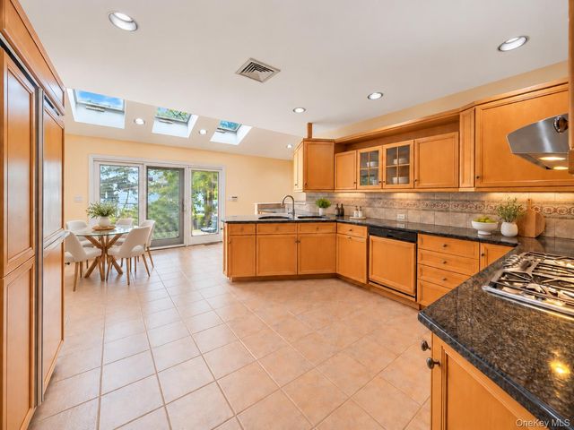 118 Baker Hill Road, Great Neck, NY 11023