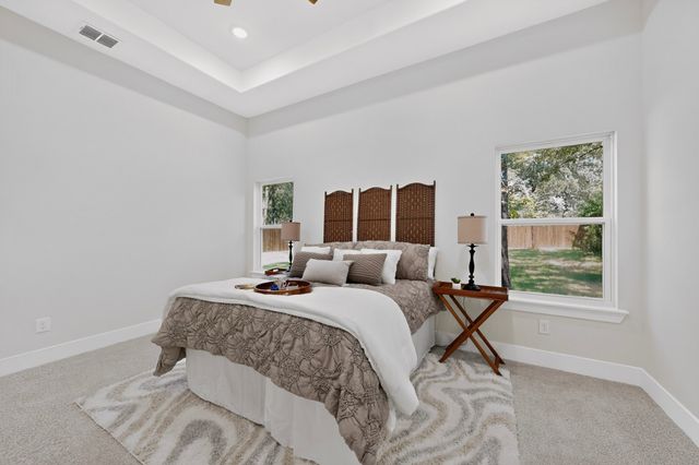 124 lost forest Road, Gun Barrel City, TX 75156