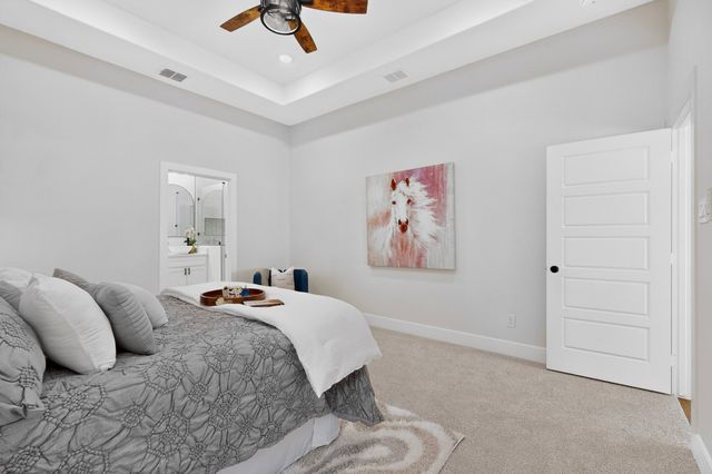 124 lost forest Road, Gun Barrel City, TX 75156
