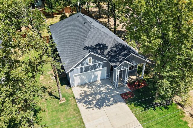 124 lost forest Road, Gun Barrel City, TX 75156