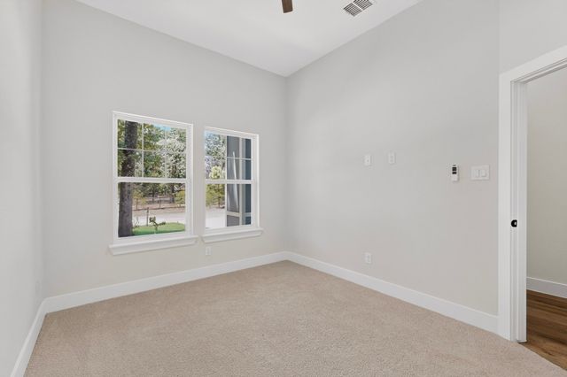 124 lost forest Road, Gun Barrel City, TX 75156