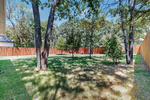 124 lost forest Road, Gun Barrel City, TX 75156