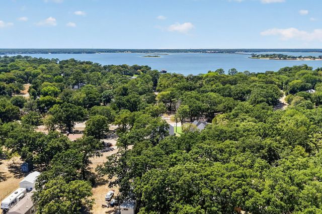 124 lost forest Road, Gun Barrel City, TX 75156