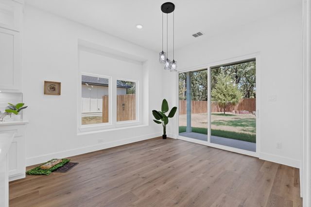 124 lost forest Road, Gun Barrel City, TX 75156
