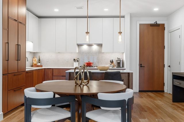 566 Columbus Ave 103, Boston, MA 02118