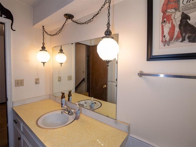 813 SW 25th Street, El Reno, OK 73036