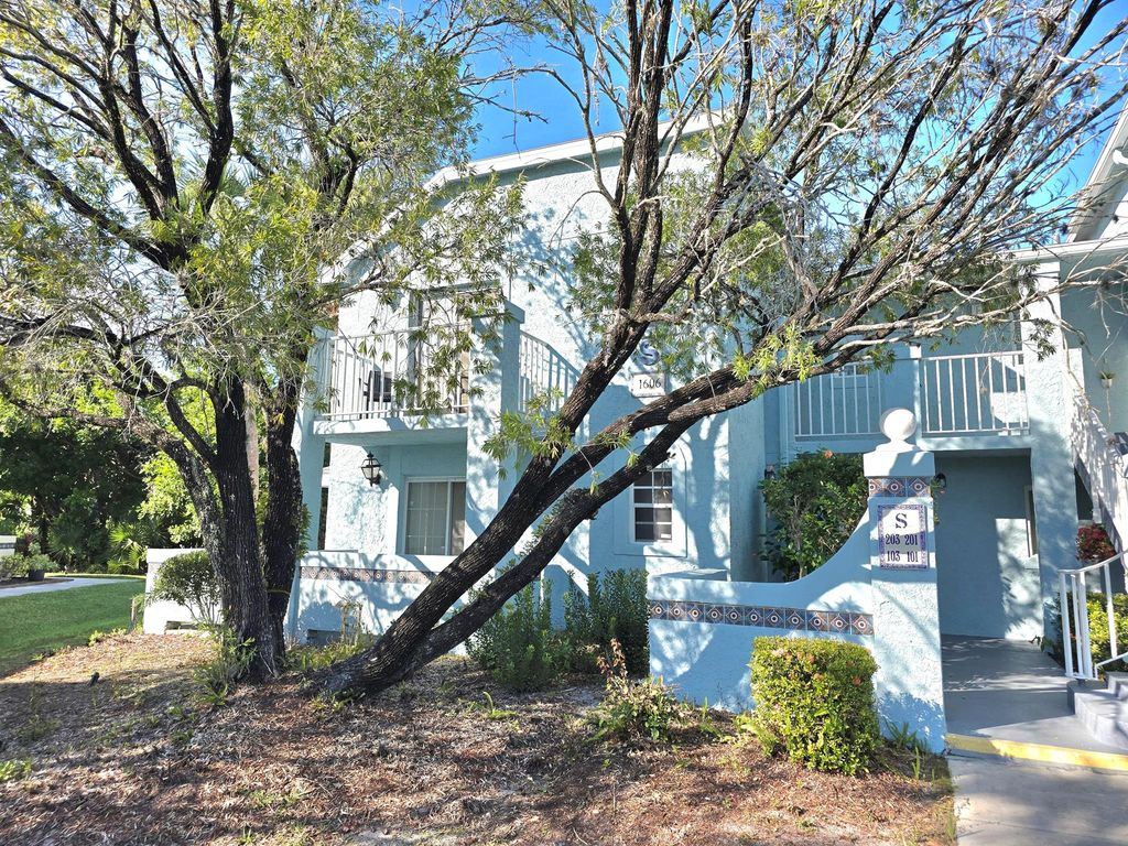 1606 SE Green Acres Circle 203, Port St Lucie, FL 34952