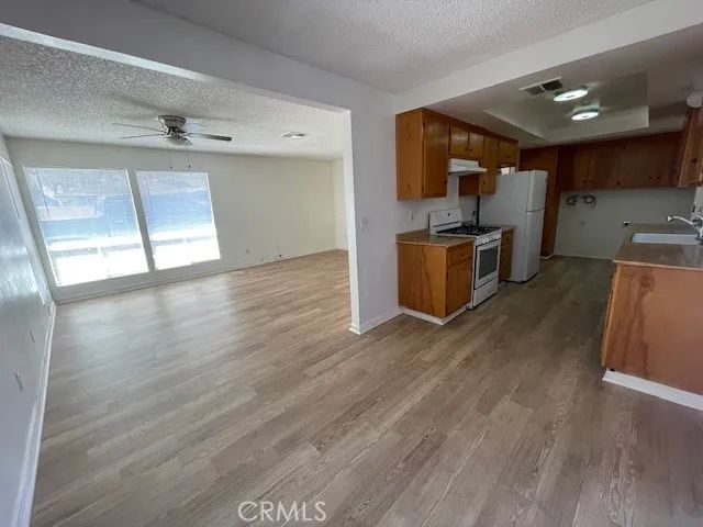 876 W Whittier Avenue 878, Hemet, CA 92543