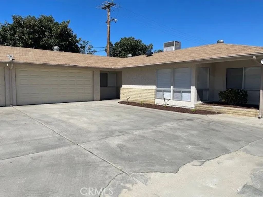 876 W Whittier Avenue 878, Hemet, CA 92543