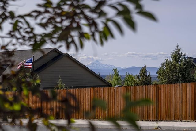 4176 SW Umatilla Avenue, Redmond, OR 97756