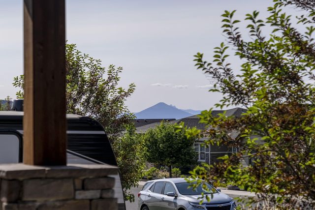4176 SW Umatilla Avenue, Redmond, OR 97756