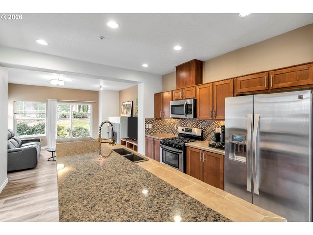 350 Nw 116TH Ave 101, Portland, OR 97229