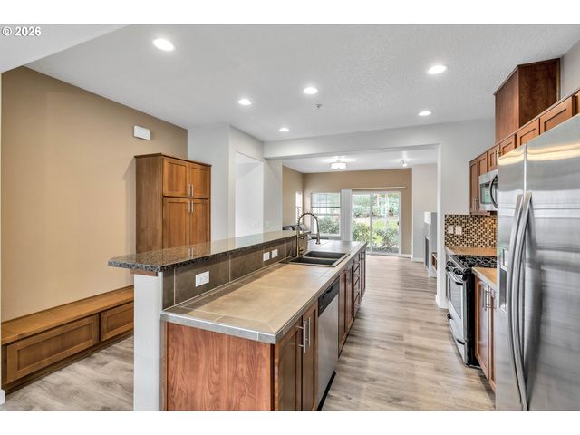 350 Nw 116TH Ave 101, Portland, OR 97229