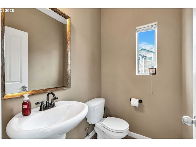 350 Nw 116TH Ave 101, Portland, OR 97229